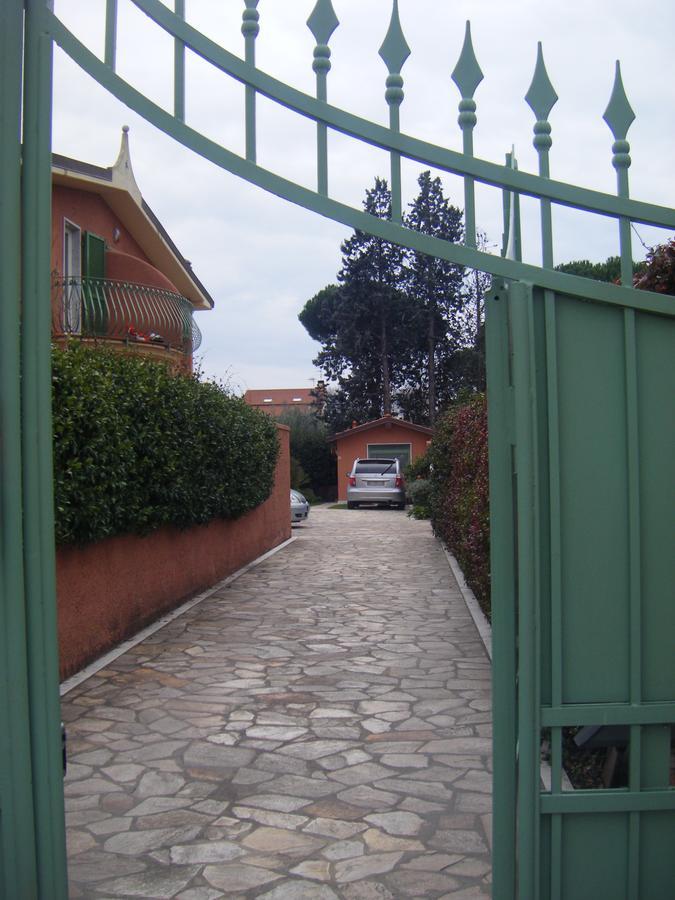 Giusy Bed And Breakfast Marina Di Carrara Exteriér fotografie