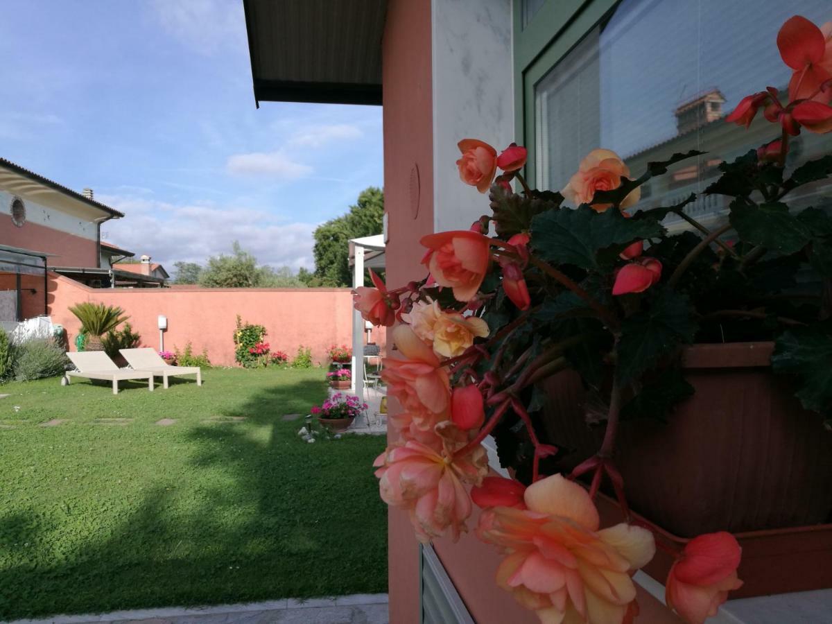 Giusy Bed And Breakfast Marina Di Carrara Exteriér fotografie